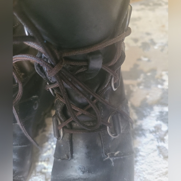 Grey/ black Sorel boots, sz 6.5, lace up, rubber sole. Was $200 - Picture 3 of 6